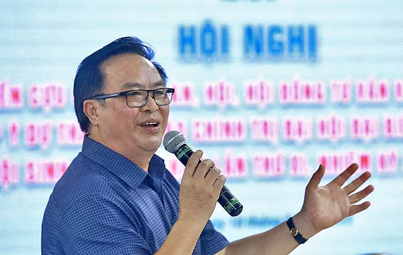 Đồng chí Hoàng Bình Quân chia sẻ nhiều ý kiến tại Hội nghị.