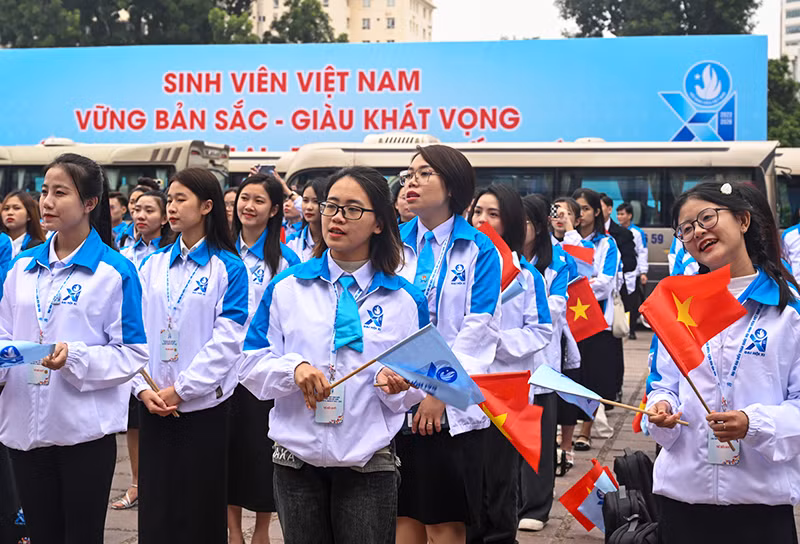 Đại biểu từ khắp mọi miền Tổ quốc về dự Đại hội.