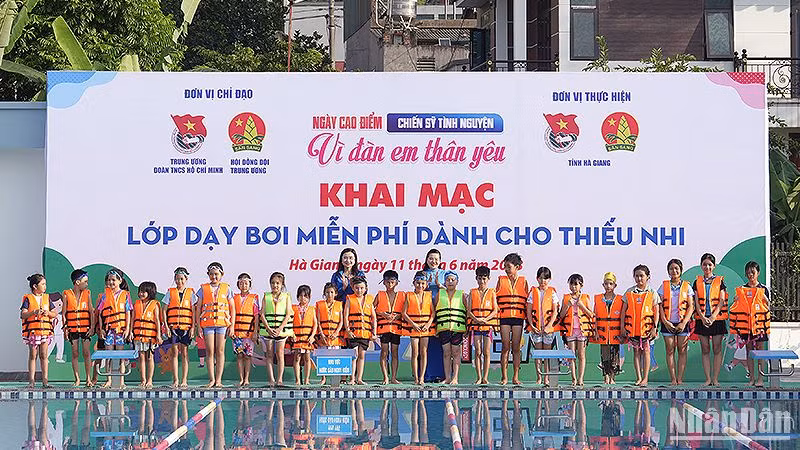 Khởi động hàng loạt công trình chăm lo thiếu nhi cả nước