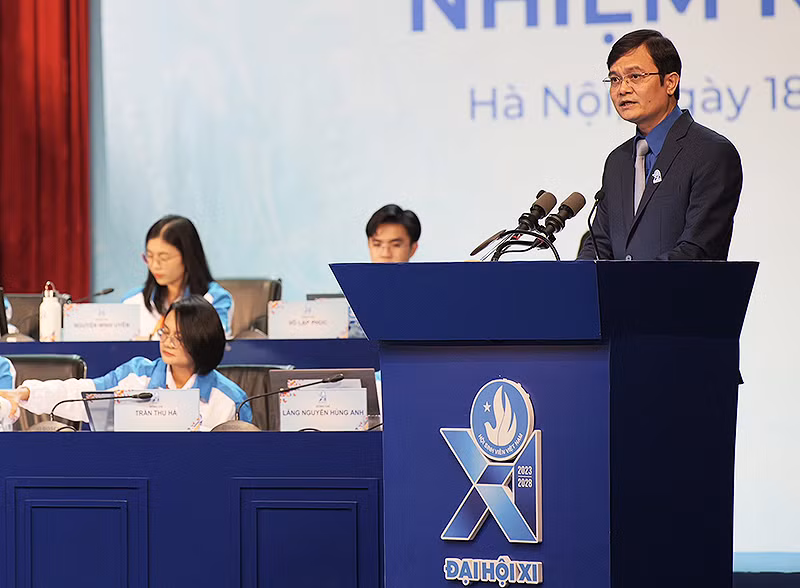 Đồng chí Bùi Quang Huy phát biểu ý kiến tại Đại hội.