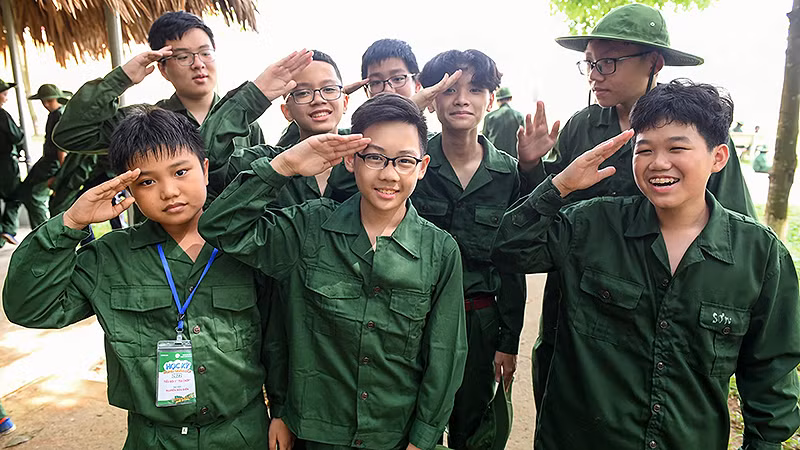 Các chiến sĩ "nhí" khóa 1 và 2 hào hứng tham gia “Học kỳ quân đội - Những bước chân Phù Đổng”.