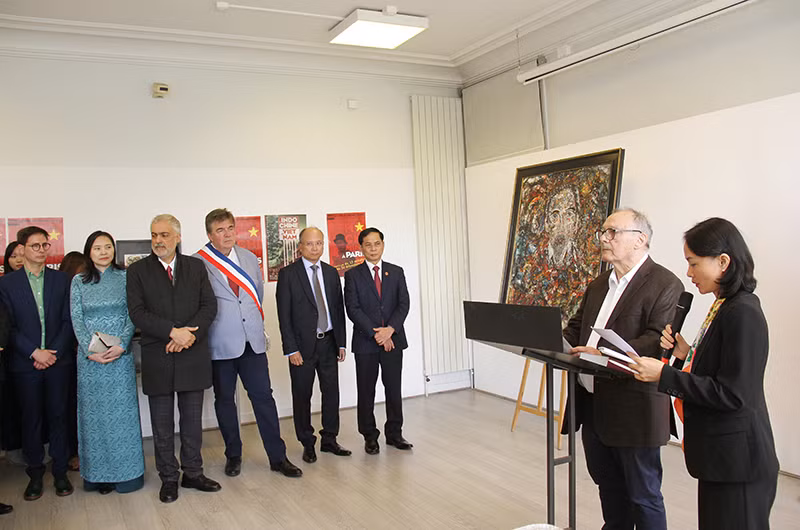 Nhà sử học Alain Ruscio nhấn mạnh: Chủ tịch Hồ Chí Minh là một nhân vật vĩ đại trong thế kỷ 20 được UNESCO ghi nhận và vinh danh. (Ảnh Minh Duy)