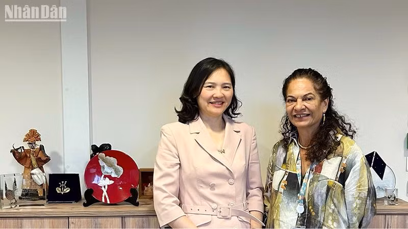 Tại cuộc gặp với Đại sứ Nguyễn Thị Vân Anh, bà Lidia Arthur Brito đề cao sự tham gia, đóng góp của Việt Nam đối với các hoạt động của UNESCO trong lĩnh vực khoa học tự nhiên. 