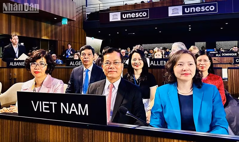 Thứ trưởng Ngoại giao Hà Kim Ngọc phát biểu tại phiên khai mạc. 