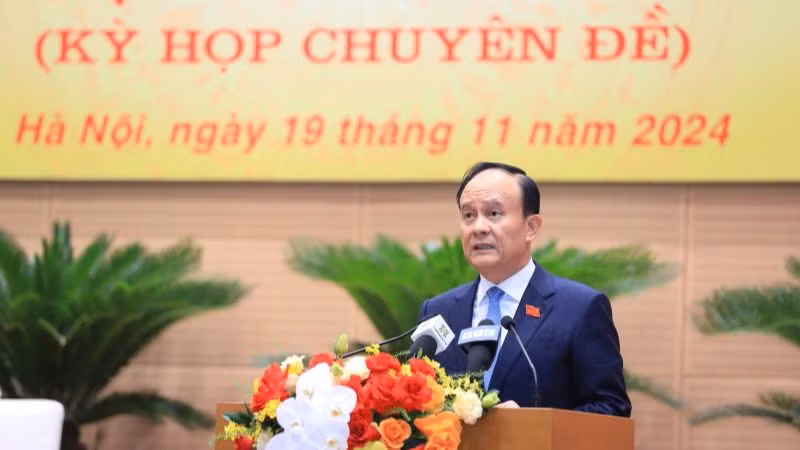 Đồng chí Nguyễn Ngọc Tuấn, Chủ tịch Hội đồng nhân dân thành phố phát biểu bế mạc kỳ họp chuyên đề.