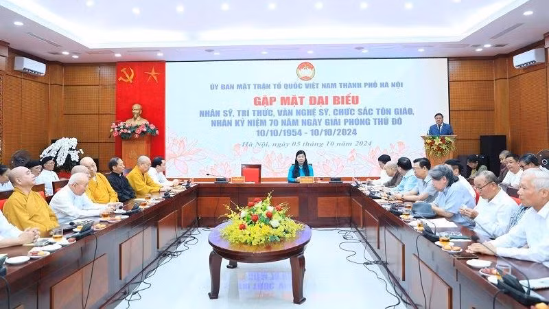 Thường trực Uỷ ban Mặt trận Tổ quốc thành phố gặp mặt đại biểu nhân sĩ, trí thức, văn nghệ sĩ, chức sắc tôn giáo 