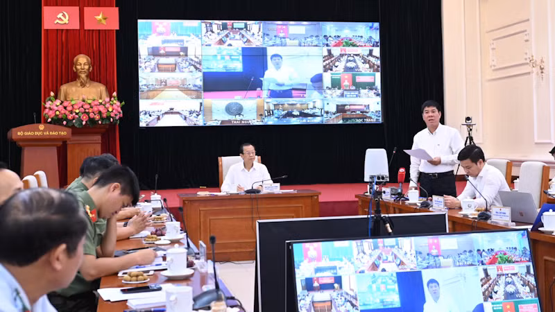 Quang cảnh hội nghị trực tuyến.