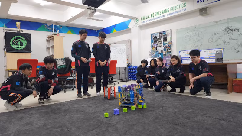 Học sinh Trường THPT chuyên Hà Nội-Amsterdam trình diễn phần dự thi.