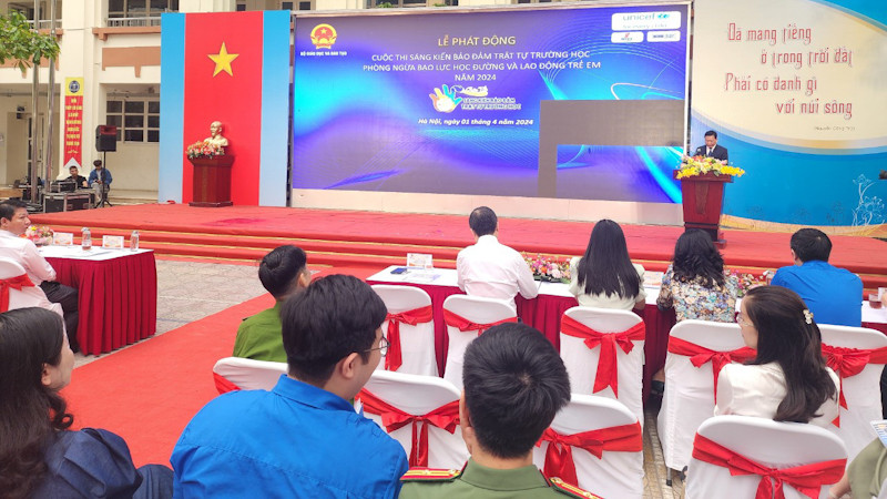 Quang cảnh buổi lễ phát động.