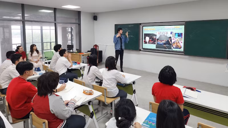 Tiết học do người nước ngoài giảng dạy chương trình song bằng.