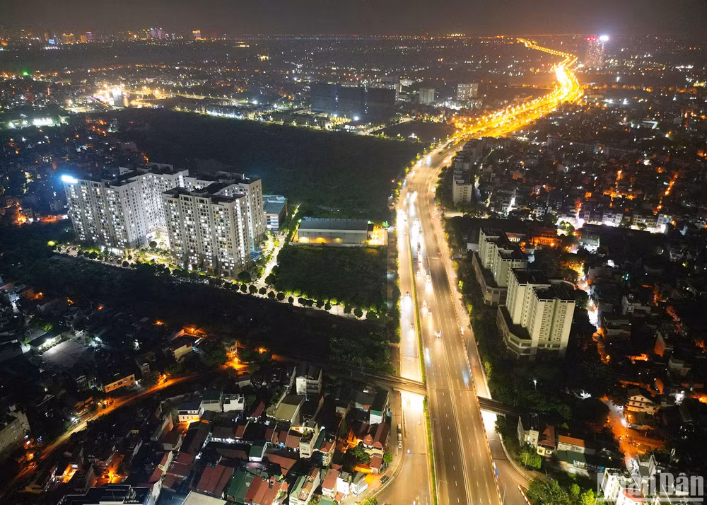 Nút giao Long Biên - Nguyễn Văn Cừ có ý nghĩa quan trọng trong việc kết nối giao thông thông các tuyến cửa ngõ phía Bắc của Thủ đô với Quốc lộ 5, đường 5 kéo dài. Đây cũng là trục giao thông chính phục vụ các khu công nghiệp, khu đô thị phía Bắc sông Hồng, khép kín đường vành đai 2 đoạn phía Đông Bắc thành phố.