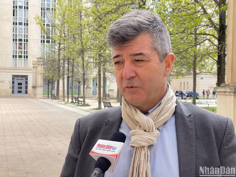 Tiến sĩ Jean-Philippe Eglinger, Giảng viên Viện Ngôn ngữ và Văn minh phương Đông quốc gia Pháp (INALCO).