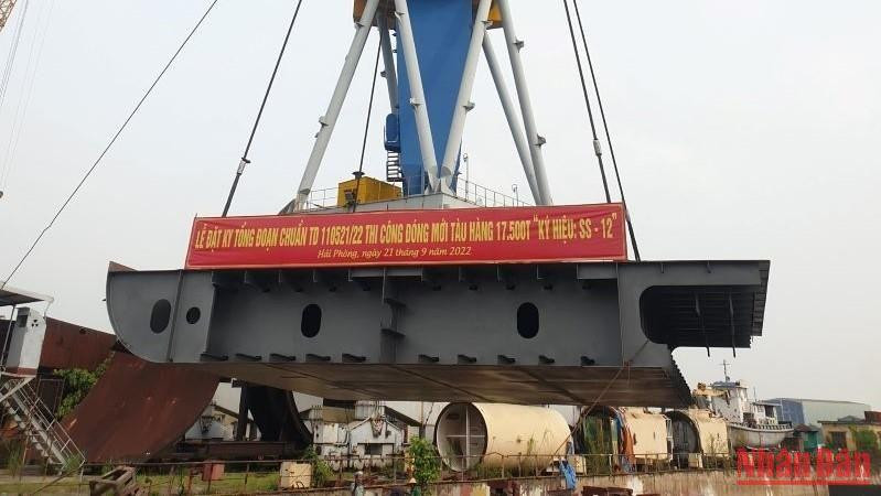 Lễ đặt ky, đóng mới tàu hàng 17.500 DWT. 