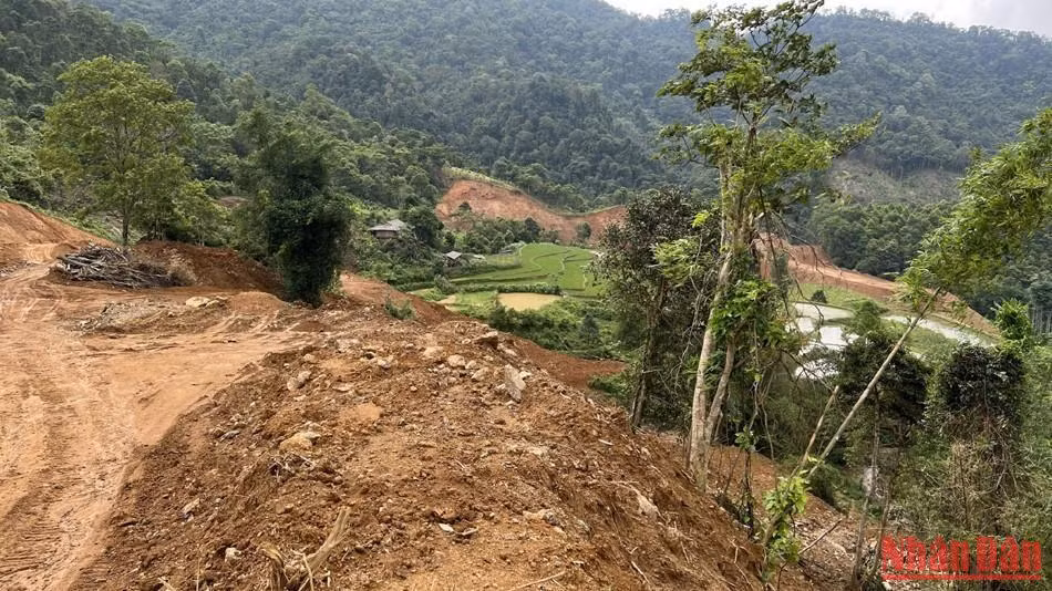 Một đoạn mở mới đường thành phố Bắc Kạn đi hồ Ba Bể.