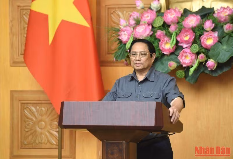 Thủ tướng Phạm Minh Chính phát biểu chỉ đạo tại cuộc họp đánh giá thiệt hại ban đầu, rút kinh nghiệm, khắc phục hậu quả cơn bão số 4, ngày 28/9 tại trụ sở Chính phủ. (Ảnh: TRẦN HẢI)