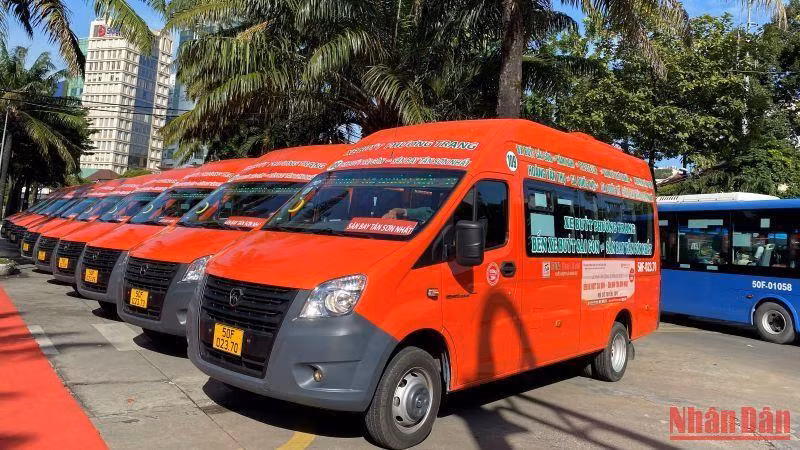 Tuyến xe buýt 109 được bố trí đón khách tại làn B ga quốc nội, sân bay Tân Sơn Nhất, tạo điều kiện cho hành khách tiếp cận xe buýt dễ dàng hơn.