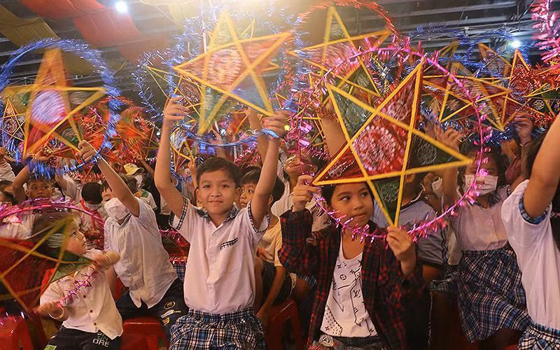 Thiếu nhi Kiên Giang hân hoan trong đêm “Trung thu cho em” năm 2022.