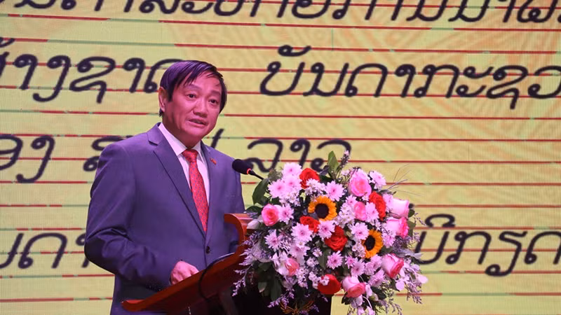 Đại sứ Nguyễn Bá Hùng phát biểu tại buổi chiêu đãi. Ảnh: Hải Tiến