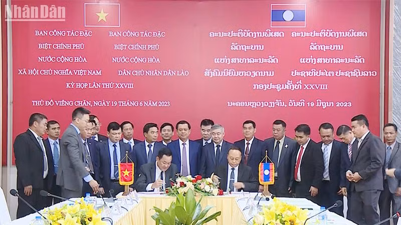 Hai bên ký kết nội dung hợp tác trong mùa khô 2023-2024. (Ảnh: Trịnh Dũng)