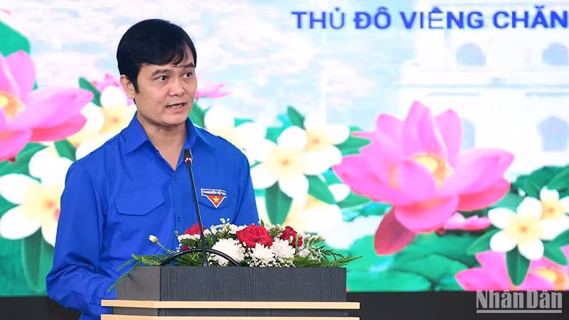 Đồng chí Bùi Quang Huy phát biểu tại Lễ khai mạc chương trình "Gặp gỡ hữu nghị thanh niên Việt Nam-Lào năm 2023". (Ảnh: Trịnh Dũng)