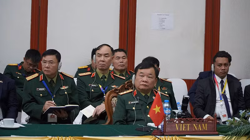 Thượng tướng Hoàng Xuân Chiến dẫn đầu Đoàn đại biểu Bộ Quốc phòng Việt Nam tham dự hội nghị. Ảnh: Trịnh Dũng