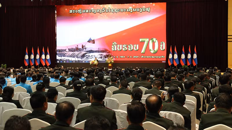 Quang cảnh lễ mít-tinh cấp quốc gia của Lào. (Ảnh: TRỊNH DŨNG)