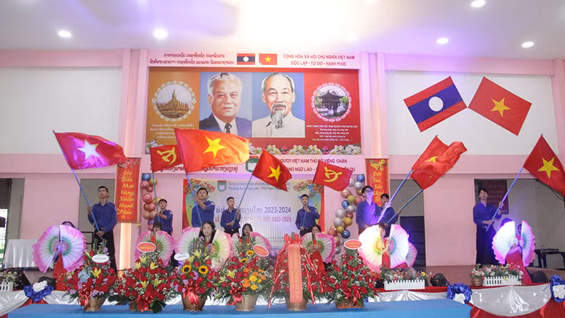 Tiết mục văn nghệ chào mừng năm học mới. (Ảnh: Hải Tiến)