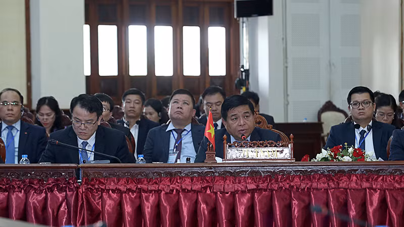 Bộ trưởng Kế hoạch và Đầu tư Nguyễn Chí Dũng phát biểu tại Hội nghị. Ảnh: TRỊNH DŨNG.