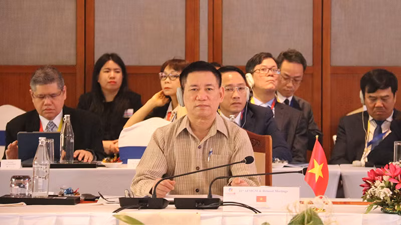 Bộ trưởng Tài chính Hồ Đức Phớc dẫn đầu đoàn Việt Nam tham gia Hội nghị. (Ảnh: Trịnh Dũng)