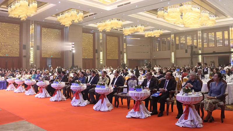 Các đại biểu tham dự buổi lễ. (Ảnh: Hải Tiến)