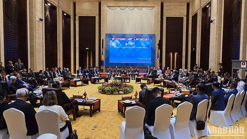 Quang cảnh Cuộc gặp không chính thức Bộ trưởng Quốc phòng ASEAN-Hoa Kỳ. Ảnh: HẢI TIẾN