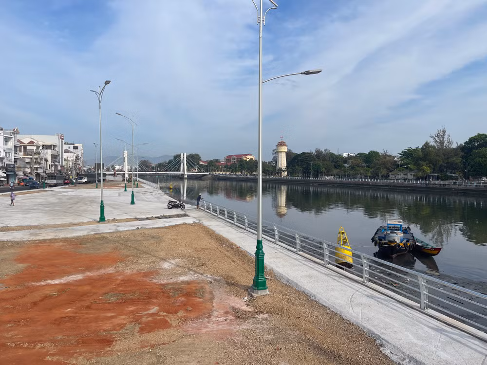 Một phần bờ kè Cà Ty sẽ đưa vào hoạt động, phục vụ trong dịp Tết.