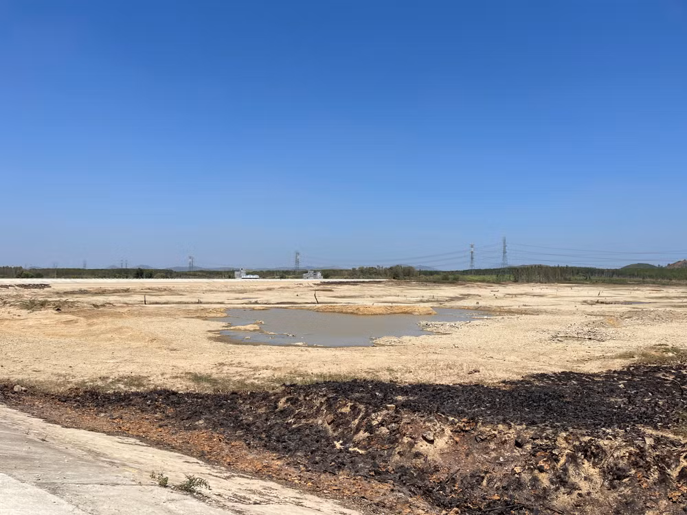 Công trình hồ Tà Mon đang tưới vượt diện tích so với thiết kế và chưa có nguồn nước bổ sung từ các nguồn khác nên hằng năm thường vào tháng 3 là hết nước.