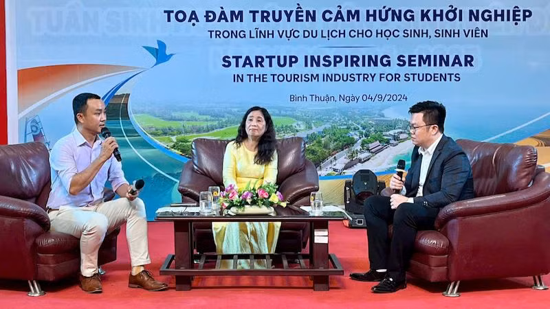 Tọa đàm thu hút gần 500 sinh viên tham dự.