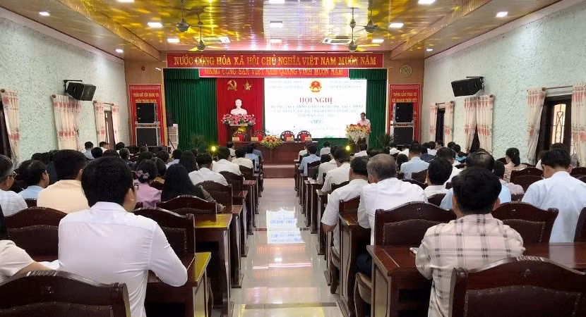 Việc tổ chức hội nghị chuyên đề này hết sức ý nghĩa và thiết thực đối với Hội đồng nhân dân các cấp. (Ảnh:TB)