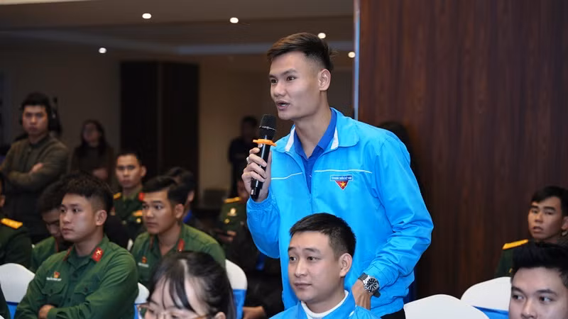 Đoàn viên, thanh niên tham gia hiến kế cho lãnh đạo tỉnh.