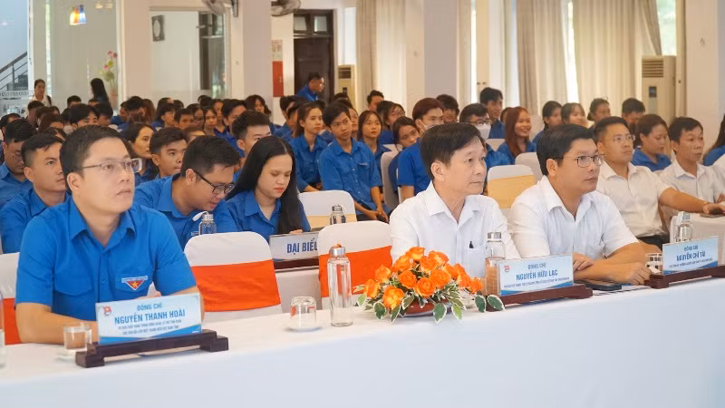 Các đại biểu tham dự chương trình công bố nền tảng số “Đoàn Thanh niên” trên Hue-S.