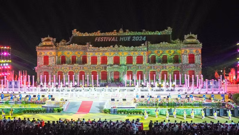 Các màn trình diễn kết hợp giữa những nghệ sĩ trong và ngoài nước trong đêm nay tiếp tục khẳng định một tinh thần kết nối, tính giao thoa, hội nhập và phát triển.