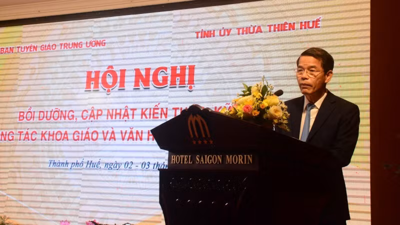 Đồng chí Phó Trưởng Ban Tuyên giáo Trung ương Vũ Thanh Mai phát biểu tại hội nghị.