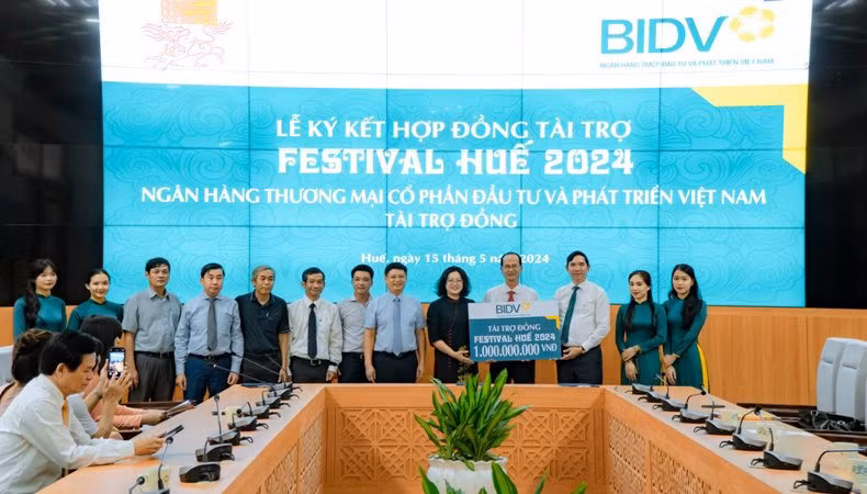 BIDV cũng tiếp tục tham gia đồng hành cùng Festival Huế với danh vị “Nhà tài trợ Đồng”.