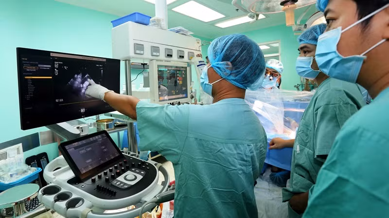 Sự thành công về ghép tạng “xuyên Việt” đã khẳng định vị thế của Bệnh viện Trung ương Huế trong việc chinh phục đỉnh cao của ghép tạng. (ảnh: Th.Hiển)