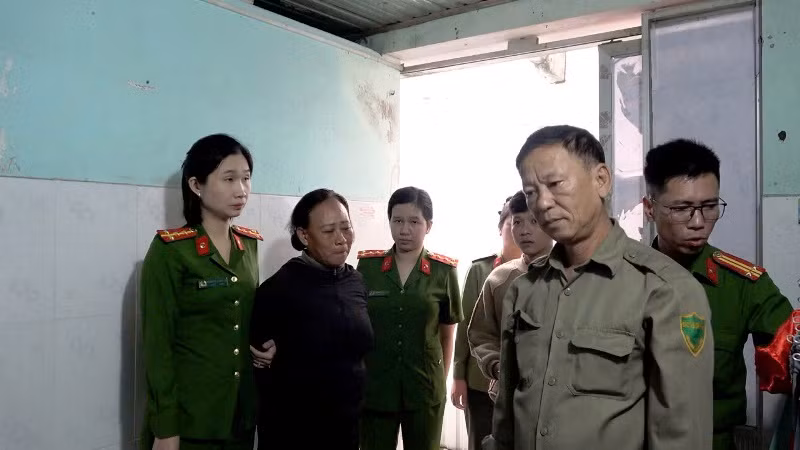 Lực lượng Cảnh sát Điều tra Công an thành phố Huế bắt đối tượng Nguyễn Thị Chín tại nhà trọ.