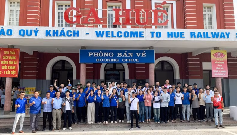 Họ đến từ các doanh nghiệp, có người là vận động viên, võ sĩ chuyên nghiệp đều đã trải qua đào tạo về cứu hộ cứu nạn.