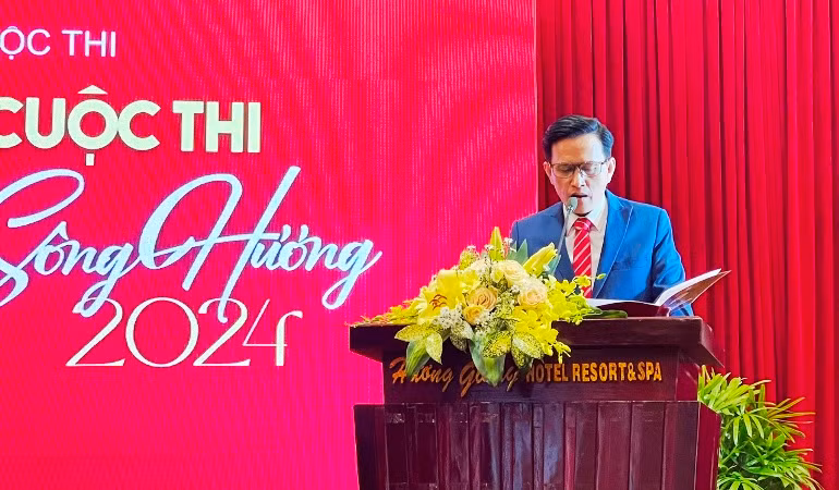 Tổng Biên tập Tạp chí Sông Hương Lê Vĩnh Thái phát biểu phát động cuộc thi "Truyện ngắn Sông Hương 2024".