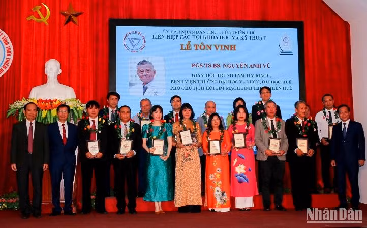 Tôn vinh 17 nhà trí thức khoa học và công nghệ tiêu biểu năm 2023.