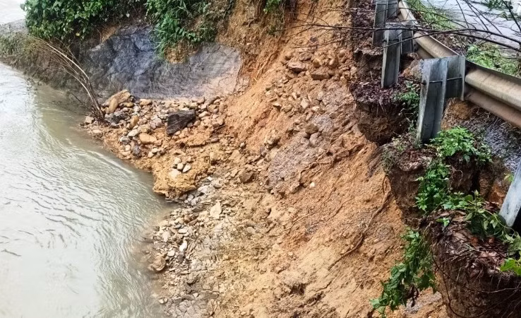 Huyện Quảng Điền đề phòng sạt lở bờ sông Bồ qua các xã Quảng Phú, Quảng Thọ…