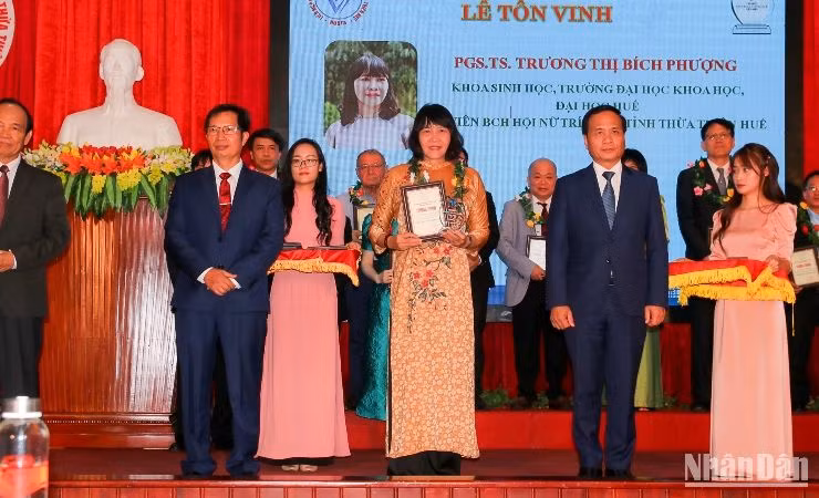 Trí thức khoa học công nghệ của tỉnh đã đóng góp tài năng và trí tuệ cho khoa học.