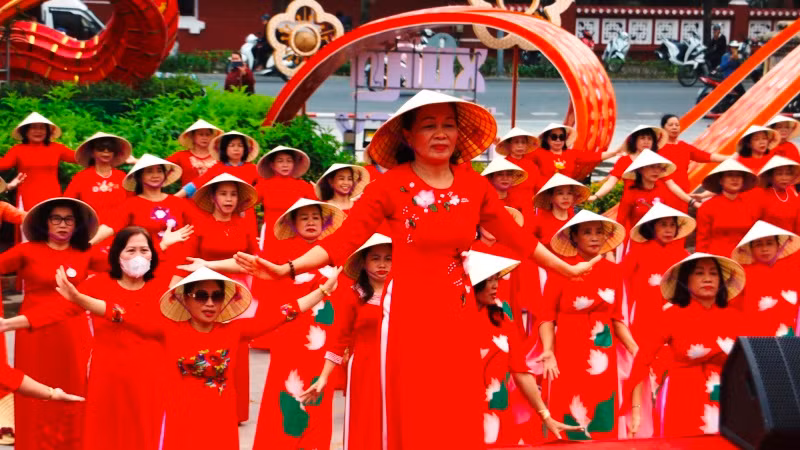 Chương trình Liên hoan ”Khúc xuân ca tự hào”.