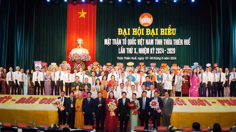 Đại hội hiệp thương cử bà Nguyễn Thị Ái Vân giữ chức Chủ tịch Ủy ban Mặt trận Tổ quốc Việt Nam tỉnh khóa X.