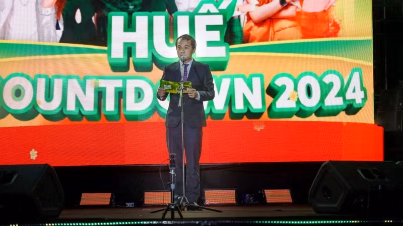 Chủ tịch Ủy ban nhân dân thành phố Huế Võ Lê Nhật phát biểu tại chương trình.